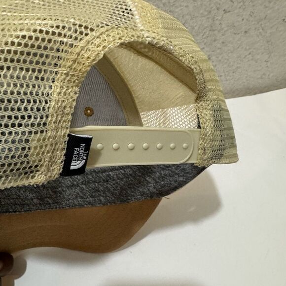 NWOT North Face Trucker Cap SnapBack Mesh Cap Embroidered Bear Tan - Picture 8 of 10